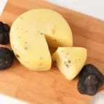 Gold Line Allgäuer Trüffelkäse - Kuhkäse mit schwarzen Trüffel ca. 250g